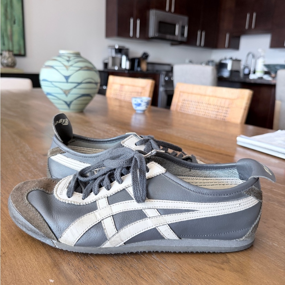 Vintage Onitsuka Tiger Mexico 66 - Navy and Brown